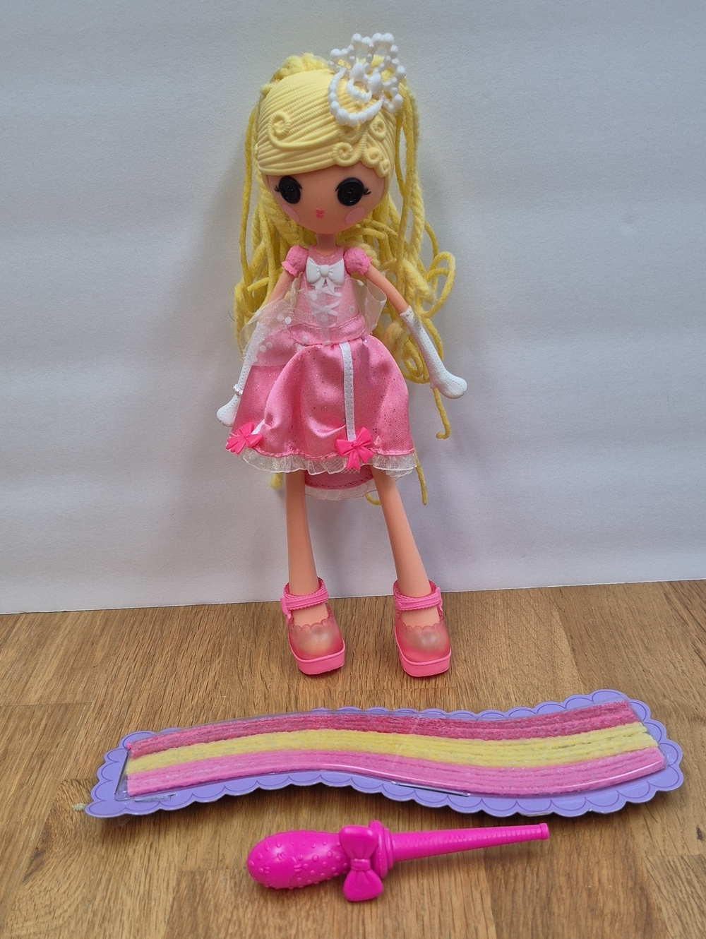 Lalaloopsy Girls Crazy Hair "Cinder Slippers"